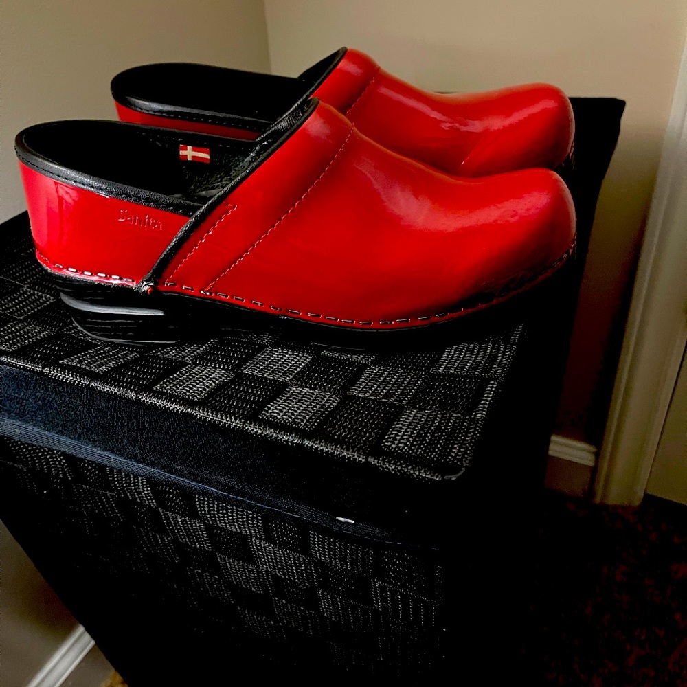 Sanita clogs, patent leather